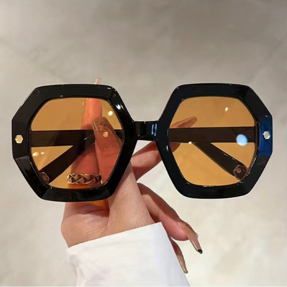 Fashion Sunglasses - Picture 1 of 2